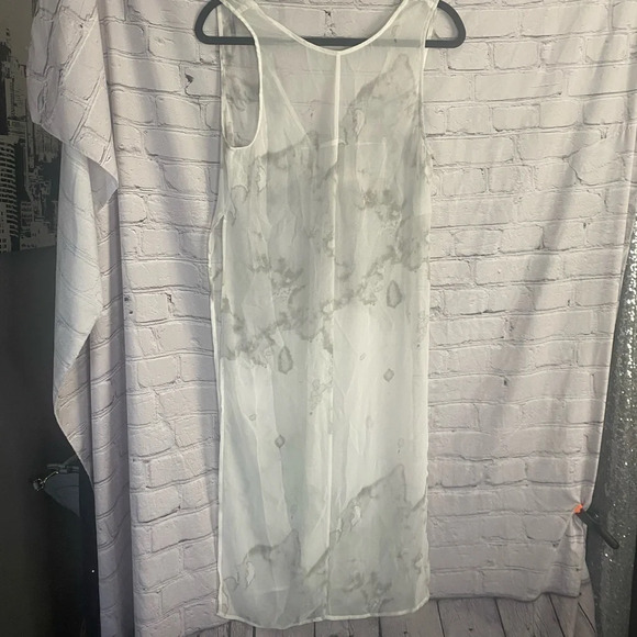 5/$20 Women’s‎ NWT H&M DIVIDED BATHING SUIT COVER DRESS SIZE 6 - Picture 1 of 4